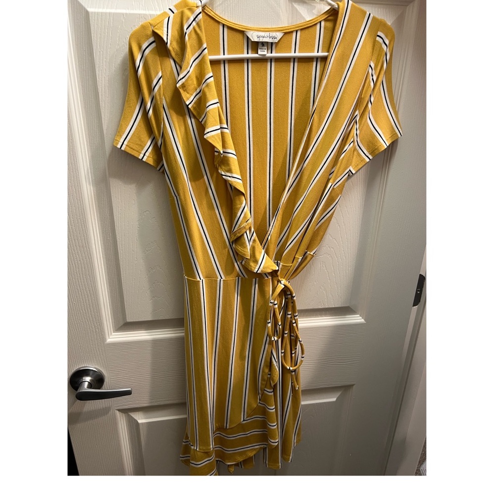 Dress- brand Speechless. Size M. Cute summer dress.